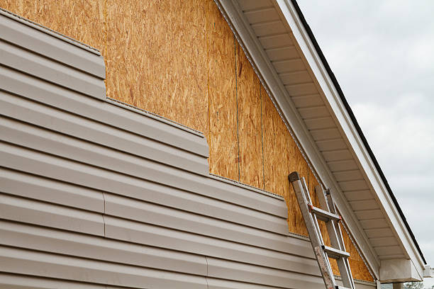 24/7 Emergency Storm Damage Siding Repair experts in Streamwood, IL